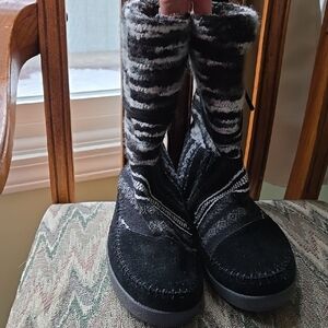 TOMS Black and Gray Boots